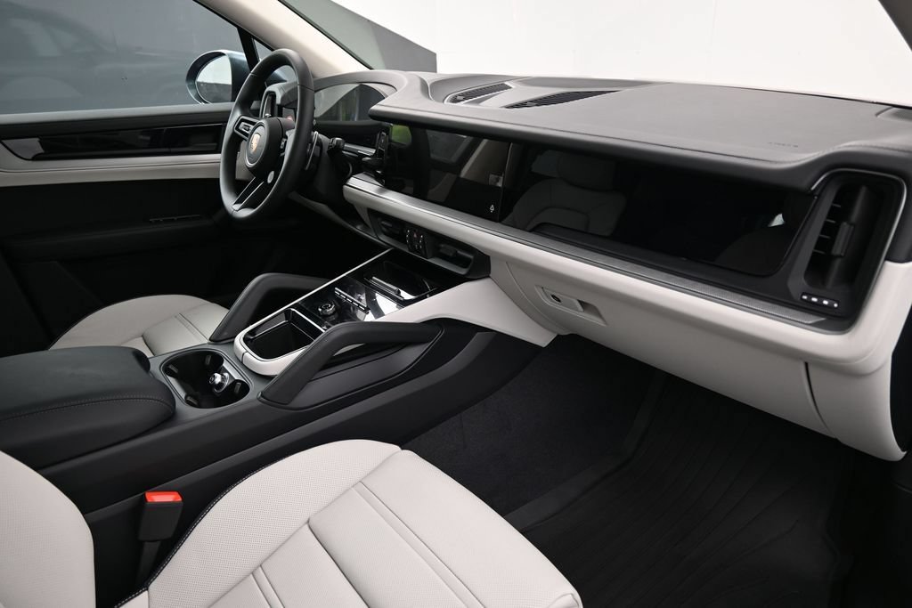 New 2026 Porsche Cayenne S AWD/4WD image 13