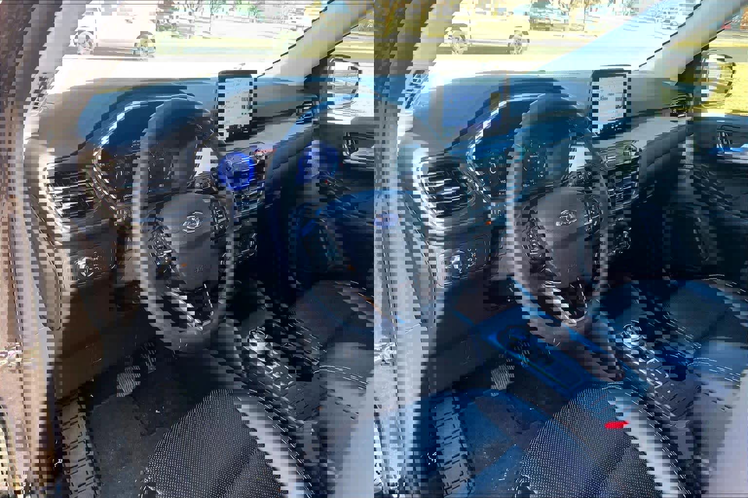 Used 2022 Ford Escape SEL w/ Technology Package image 17