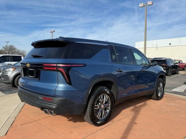 Used 2024 Chevrolet Traverse LS image 6