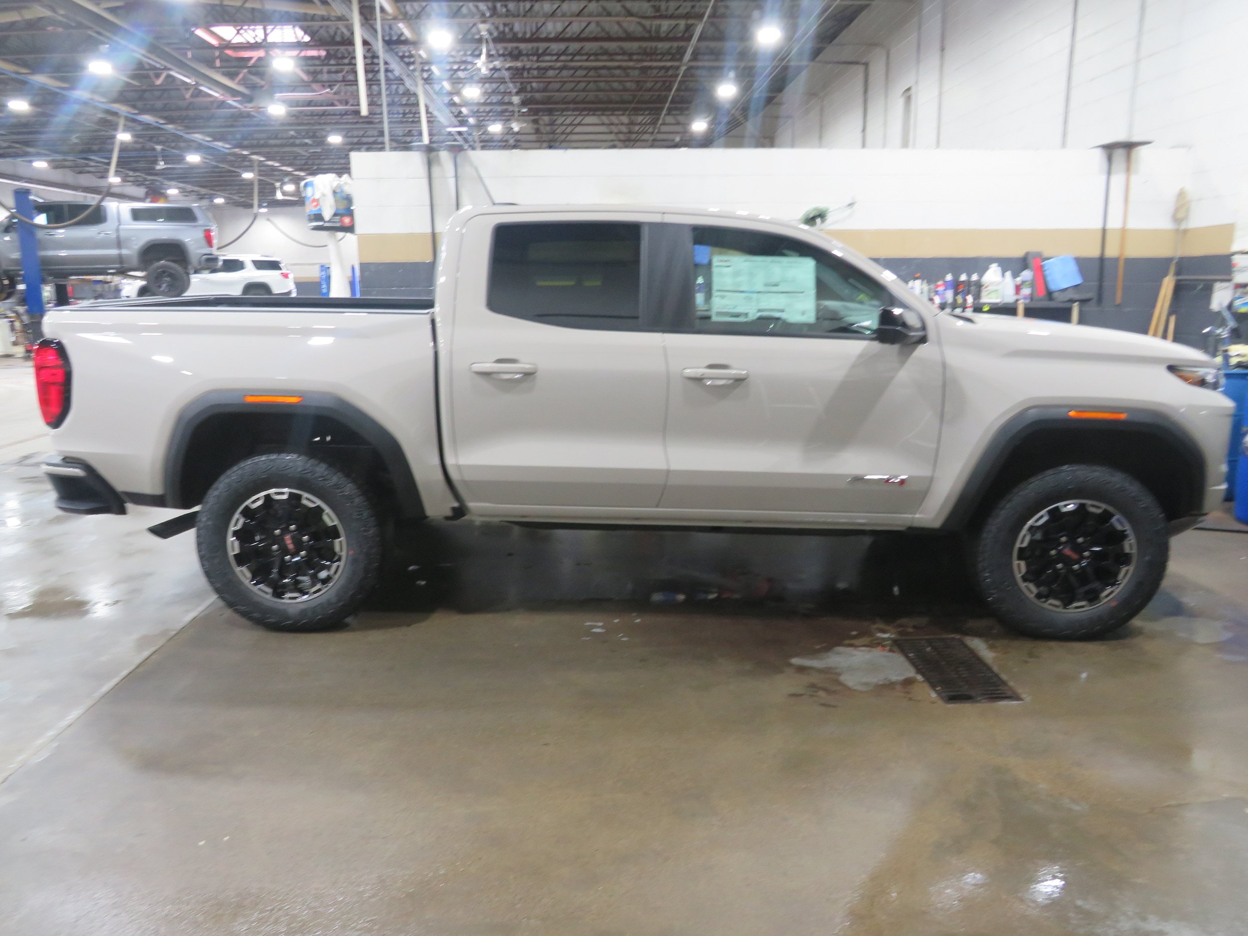 New 2026 GMC Canyon AT4 w/ Technology Plus Package AWD/4WD image 7