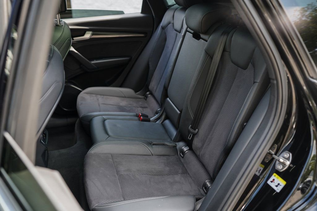 Used 2023 Audi SQ5 Premium w/ Convenience Package image 23