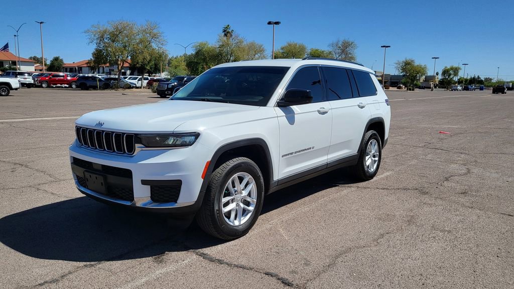 Used 2023 Jeep Grand Cherokee L Laredo RWD image 4