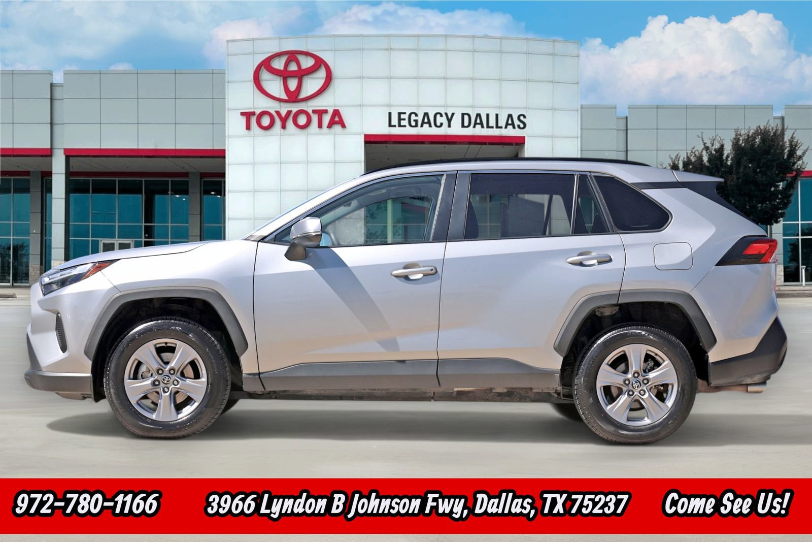 Used 2024 Toyota RAV4 XLE w/ Weather Package image 7