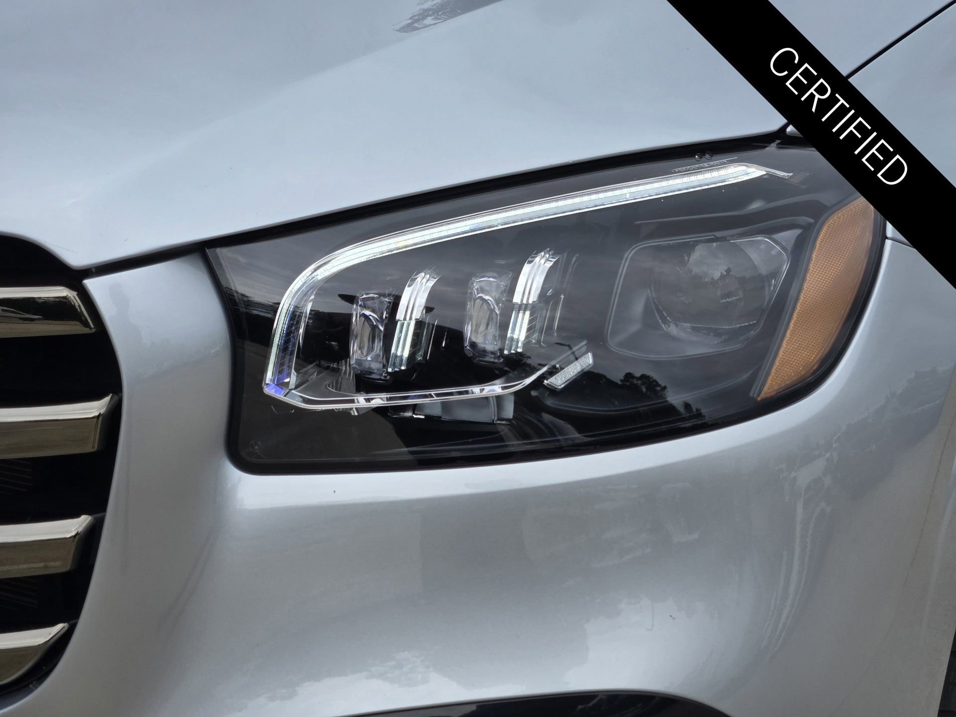 Used 2025 Mercedes-Benz GLS 580 4MATIC image 11