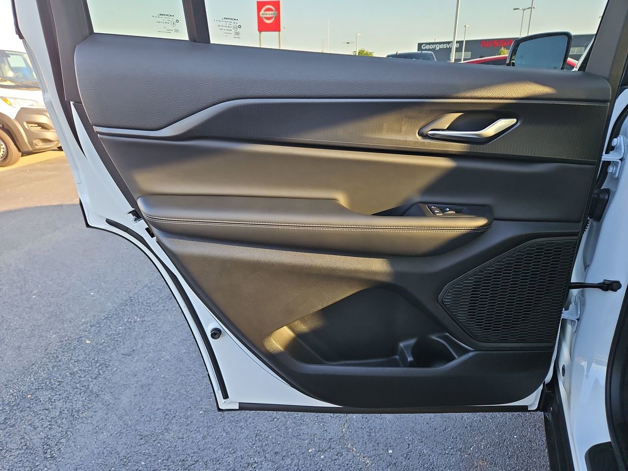 New 2025 Jeep Grand Cherokee L Laredo image 15