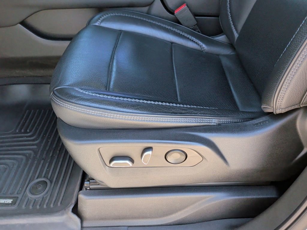 Used 2022 GMC Yukon XL Denali AWD/4WD image 14
