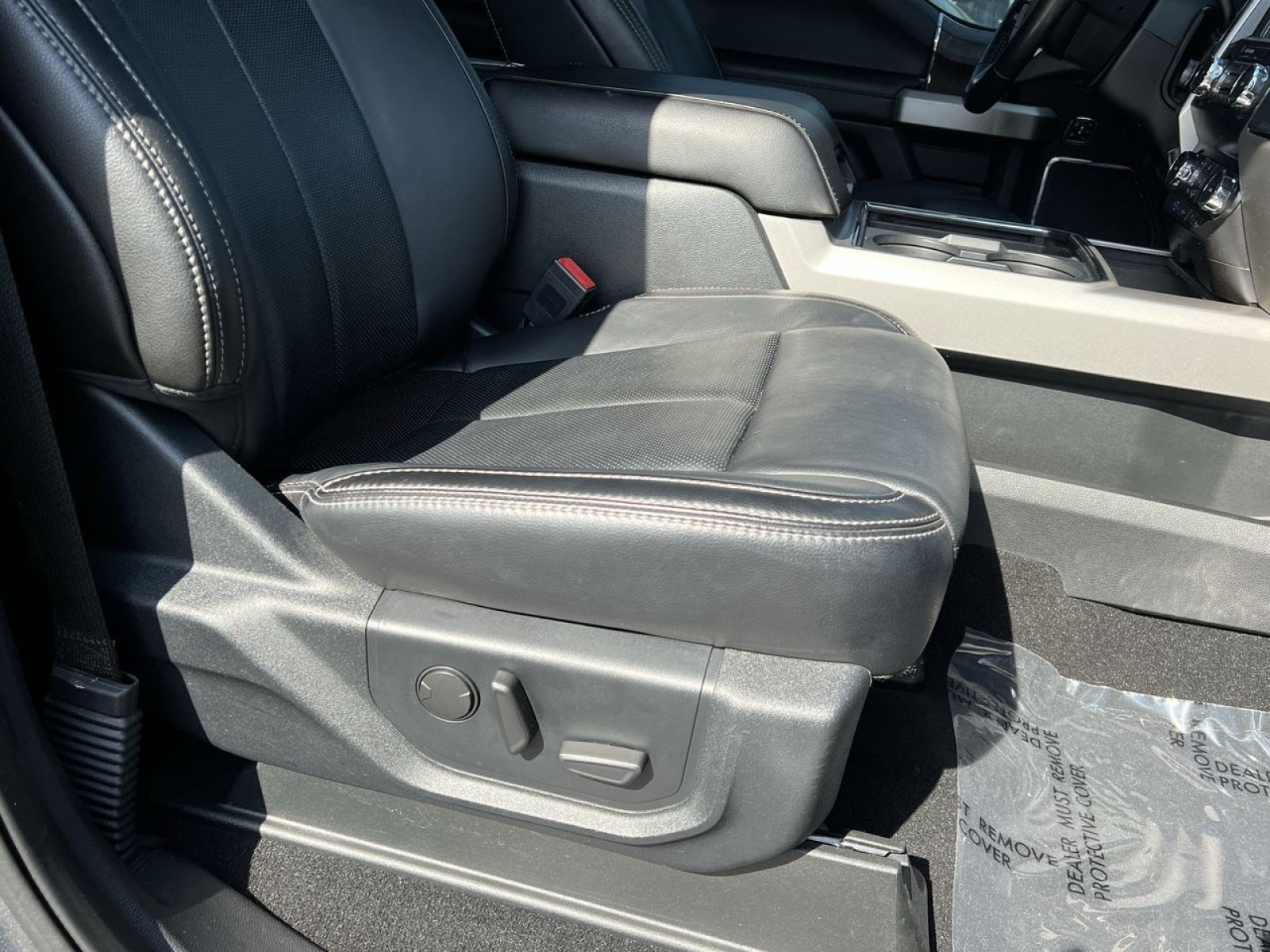 Used 2020 Ford F250 Lariat w/ Lariat Ultimate Package AWD/4WD image 31
