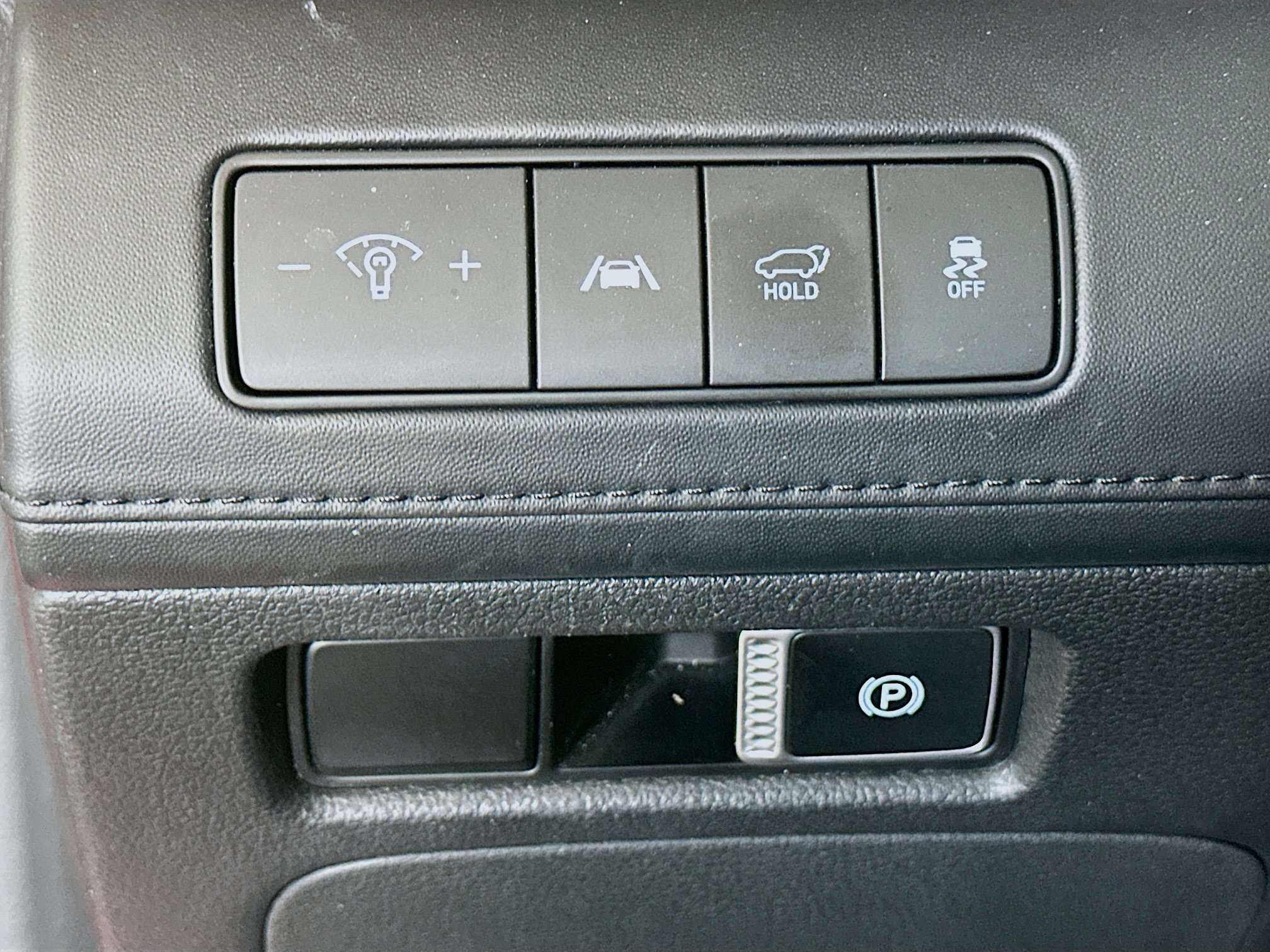 Used 2021 Hyundai Santa Fe Calligraphy AWD/4WD image 17