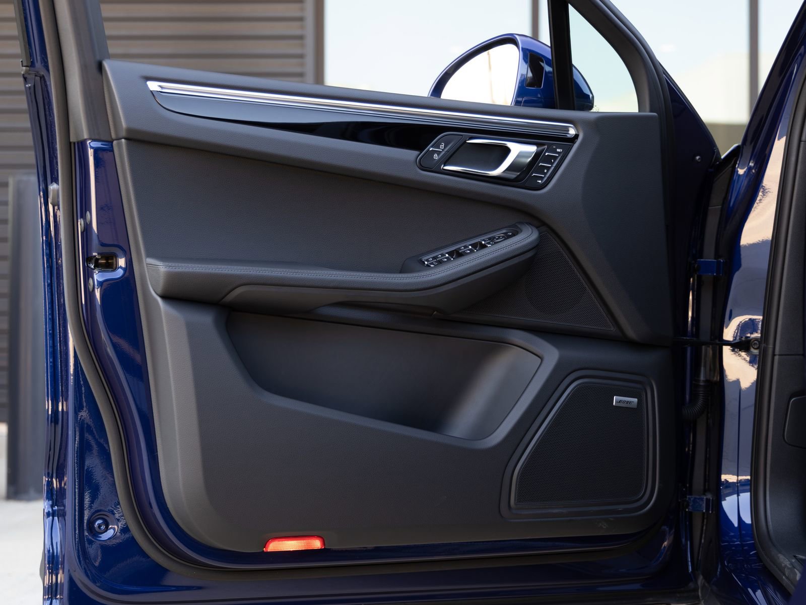 Certified 2025 Porsche Macan image 21