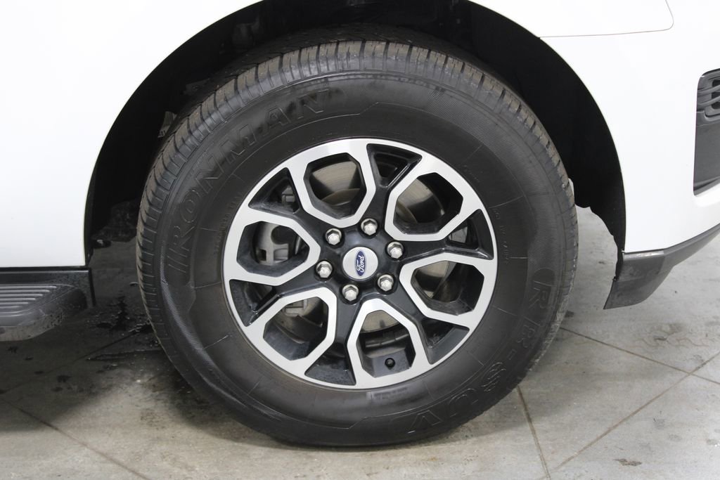 Used 2024 Ford Expedition Max XLT image 13