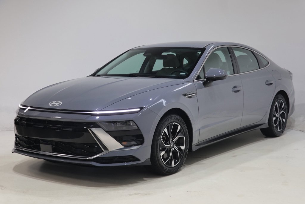 Used 2025 Hyundai Sonata SEL FWD image 3
