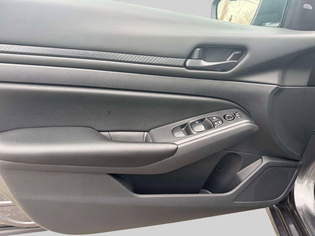 Used 2025 Nissan Altima 2.5 S image 15