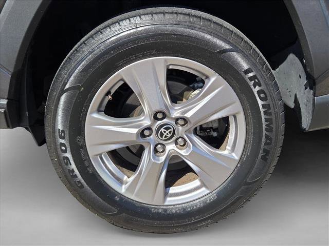 Used 2022 Toyota RAV4 XLE image 23