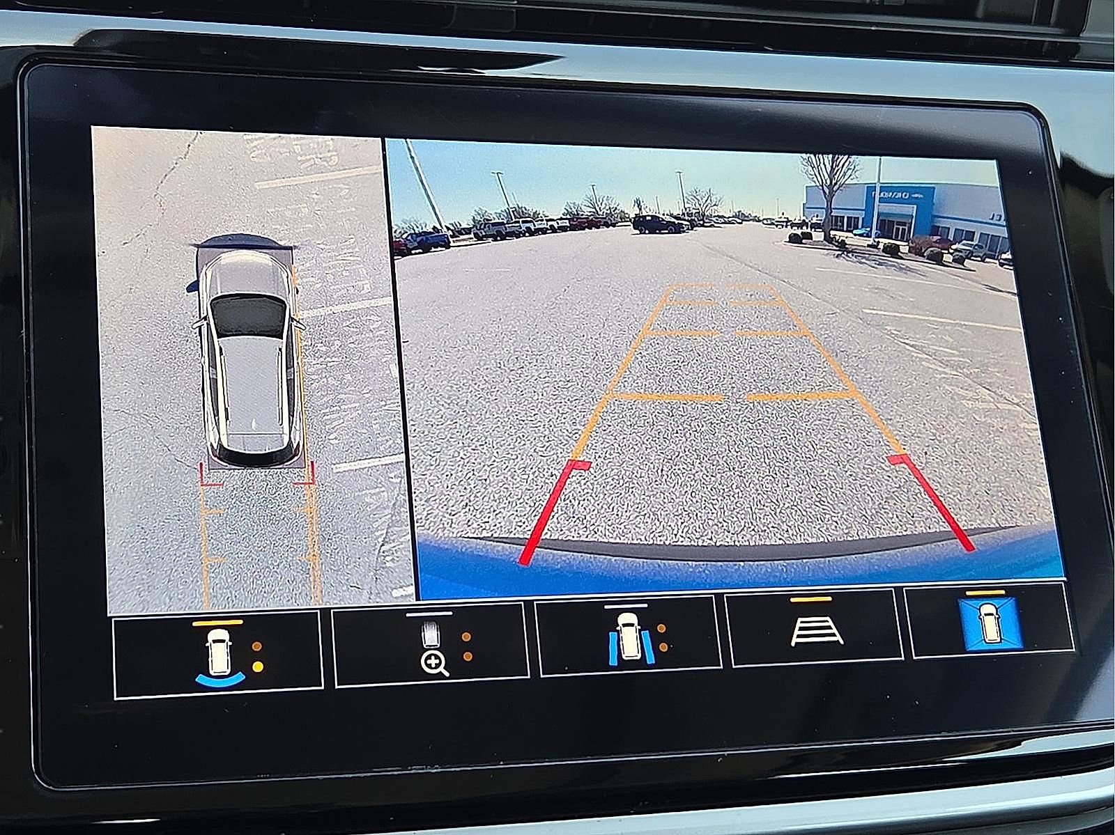 Used 2022 Chevrolet Bolt EUV Premier w/ Sun & Sound Package FWD image 16