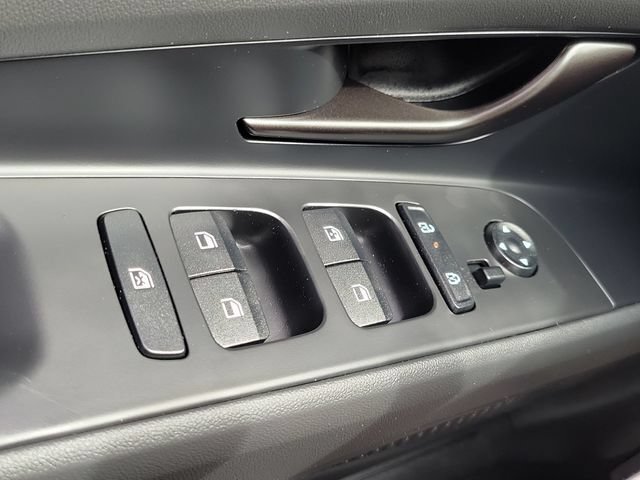 New 2026 Hyundai Elantra SEL Sport FWD image 18