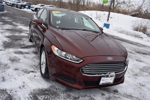 Used 2015 Ford Fusion SE image 9