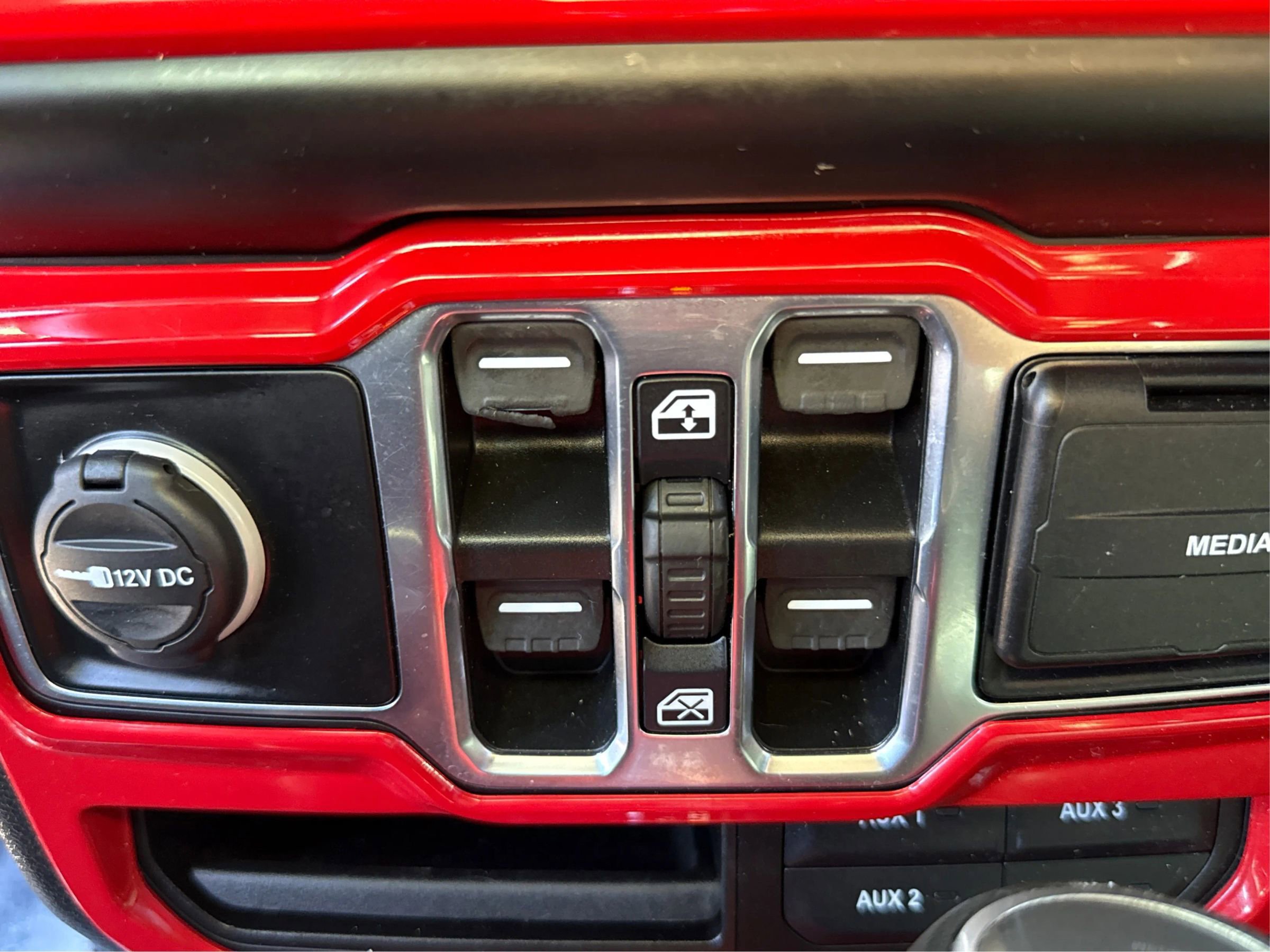 Used 2021 Jeep Gladiator Sport image 37