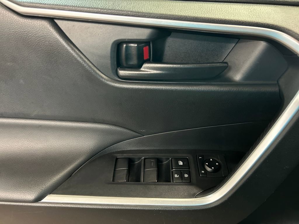 Used 2023 Toyota RAV4 LE image 10