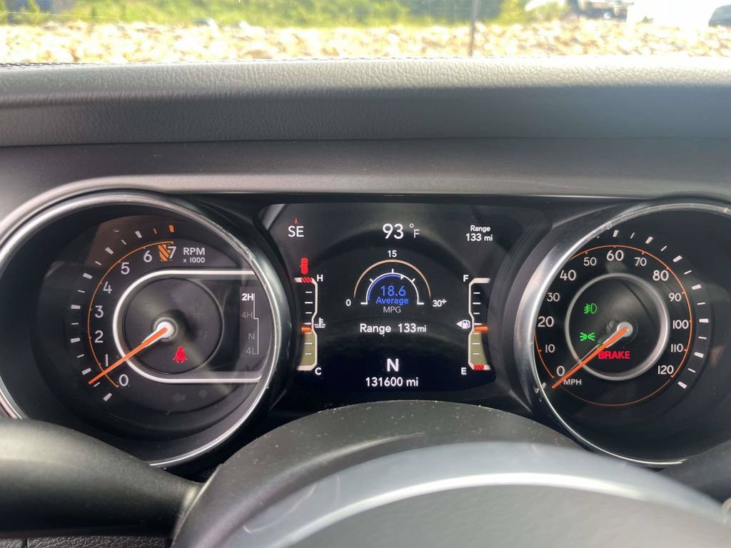 Used 2019 Jeep Wrangler Unlimited Sahara w/ Cold Weather Group AWD/4WD image 21
