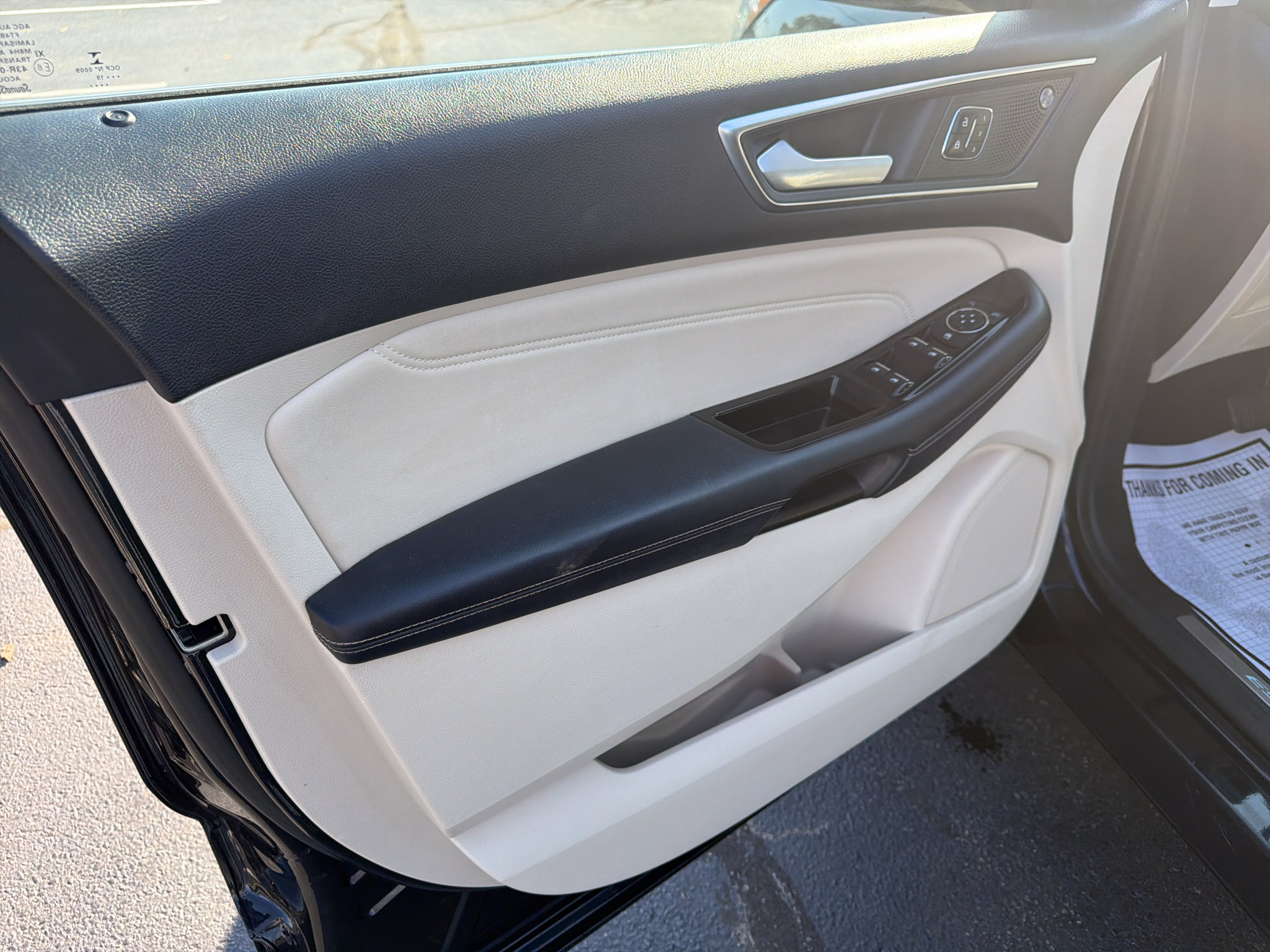 Used 2019 Ford Edge Titanium FWD image 9