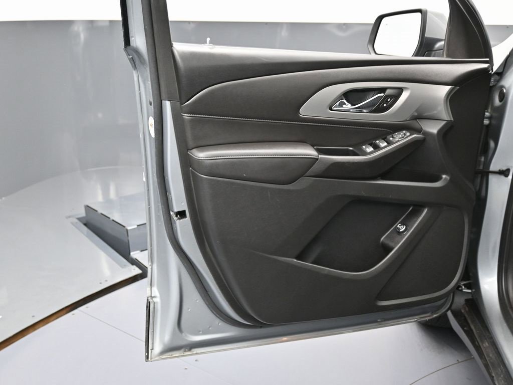 Used 2023 Chevrolet Traverse LT w/ LPO, Floor Liner Package image 44