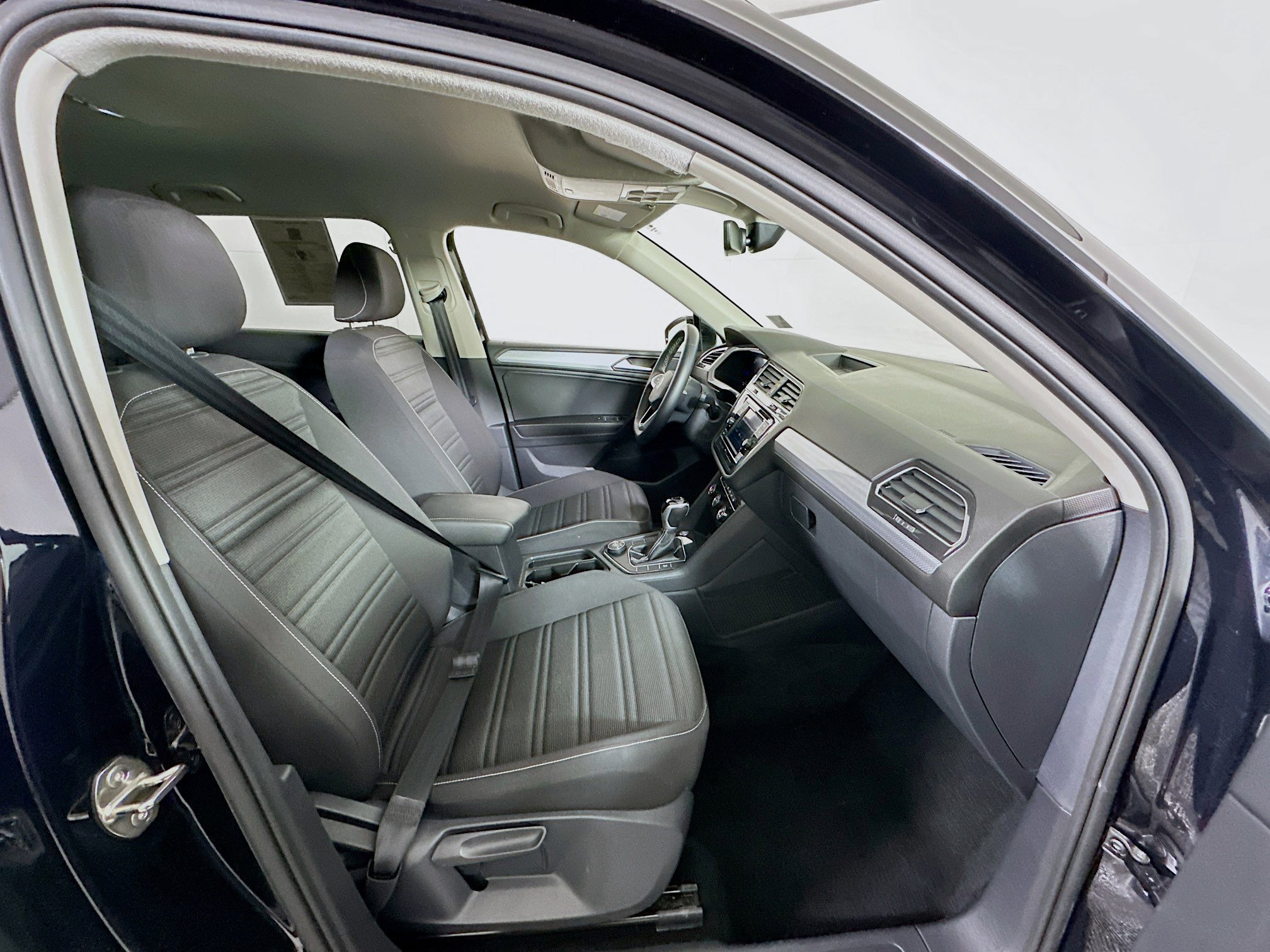 Used 2024 Volkswagen Tiguan S image 32