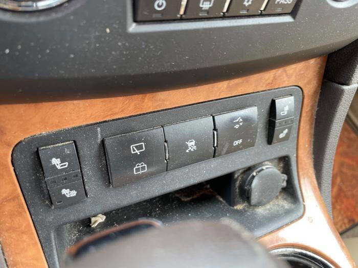 Used 2009 Buick Enclave CXL w/ Driver Confidence Package image 37