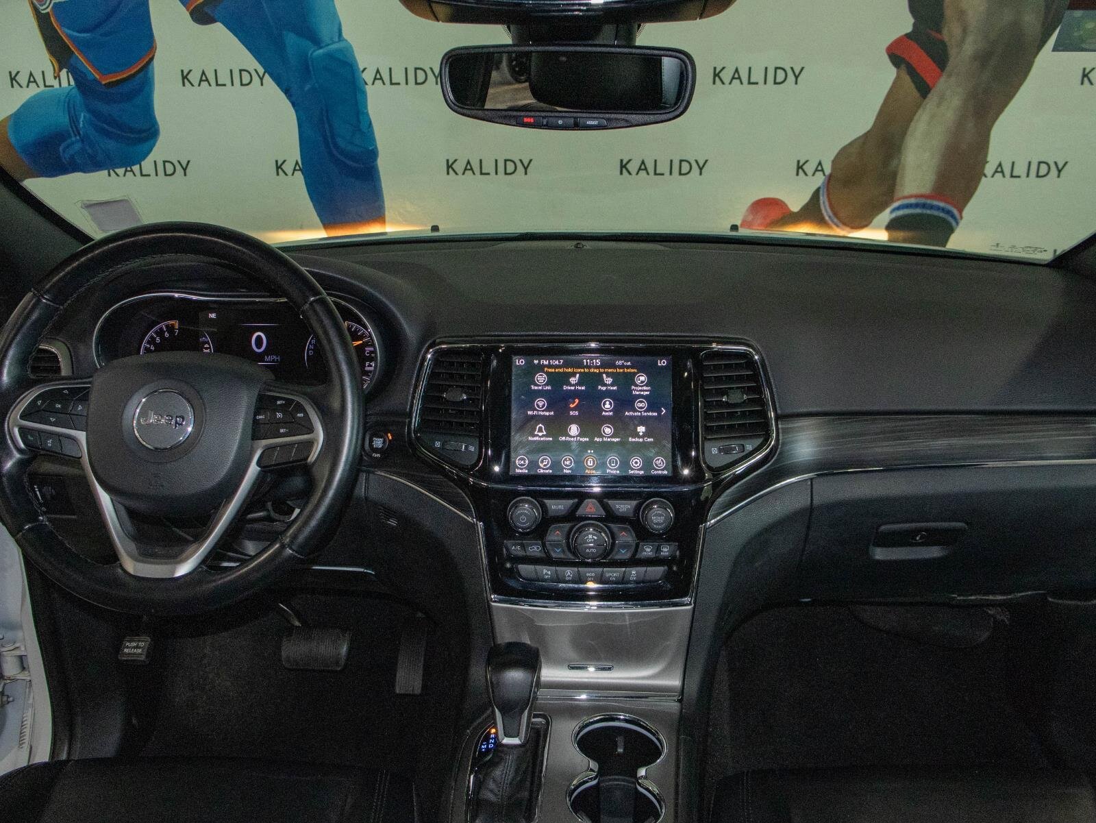 Used 2022 Jeep Grand Cherokee Limited image 3