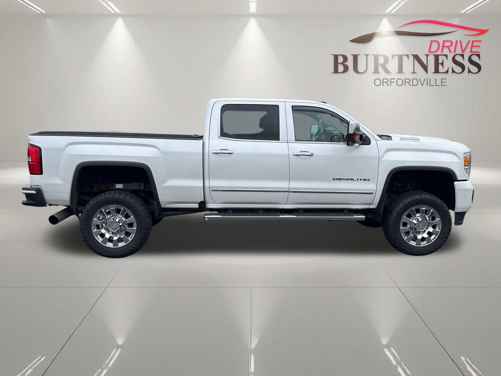 Used 2019 GMC Sierra 2500 Denali w/ Duramax Plus Package AWD/4WD image 9
