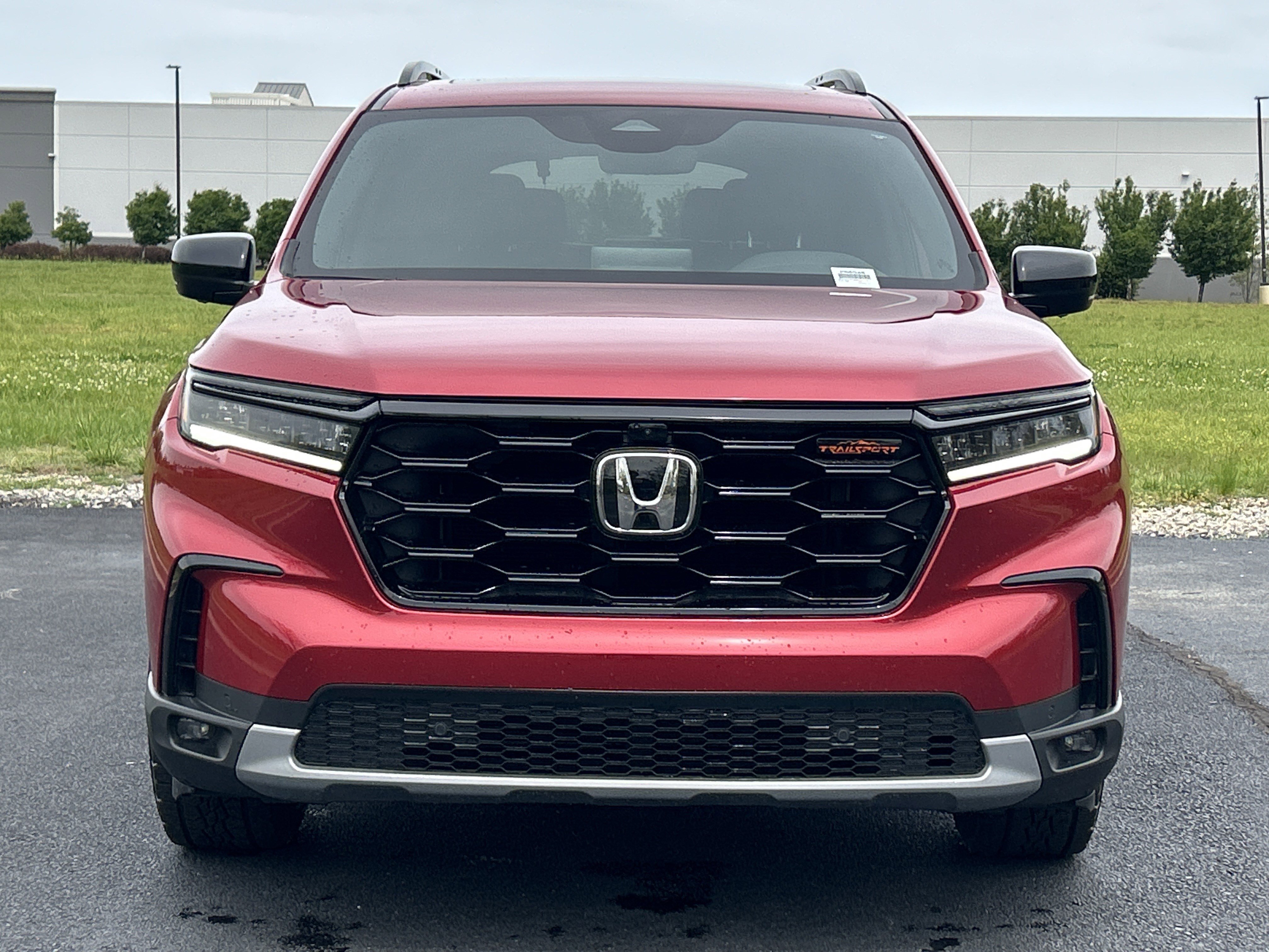 Certified 2025 Honda Pilot TrailSport image 3