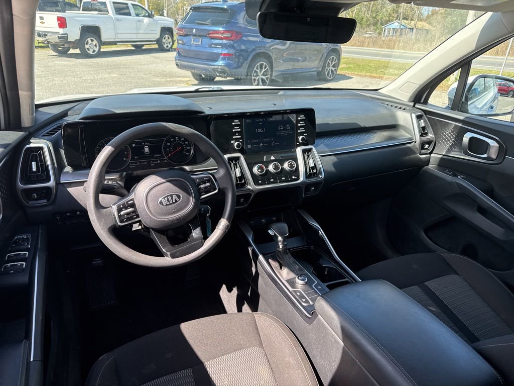 Used 2021 Kia Sorento LX image 8
