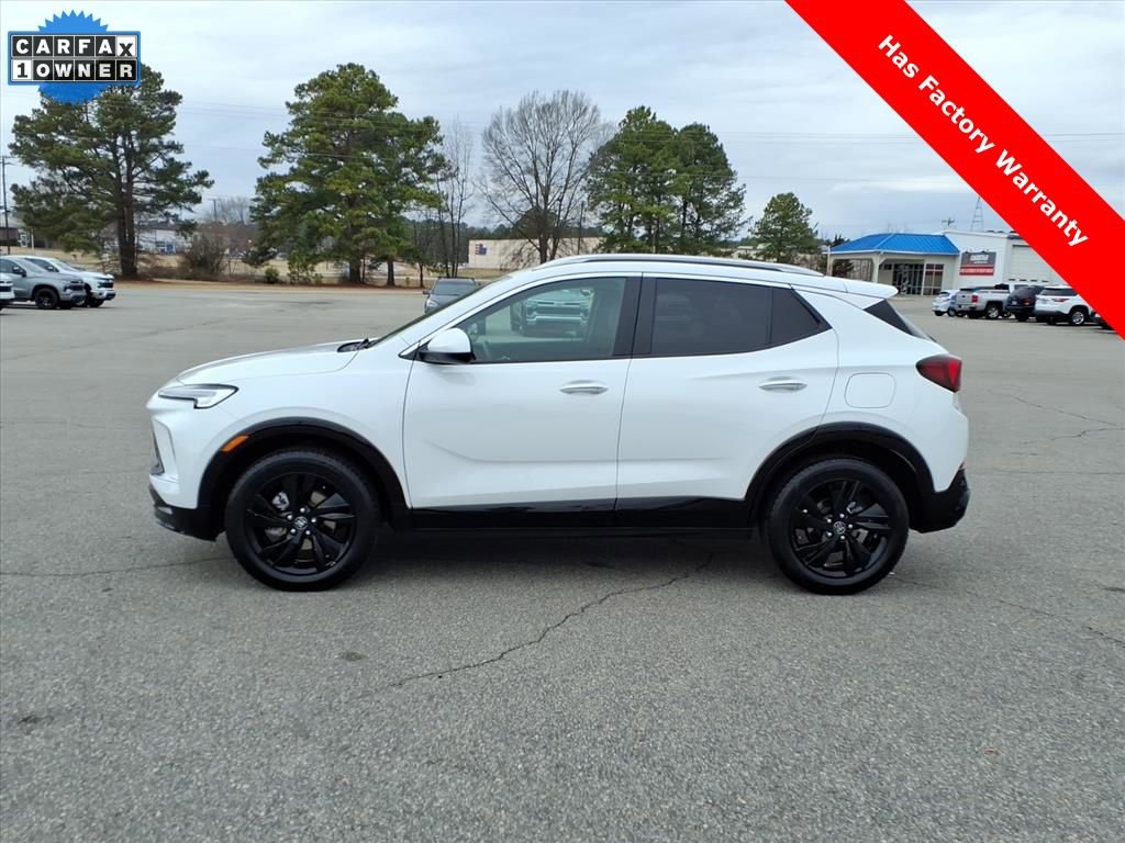 Used 2024 Buick Encore GX Sport Touring image 2