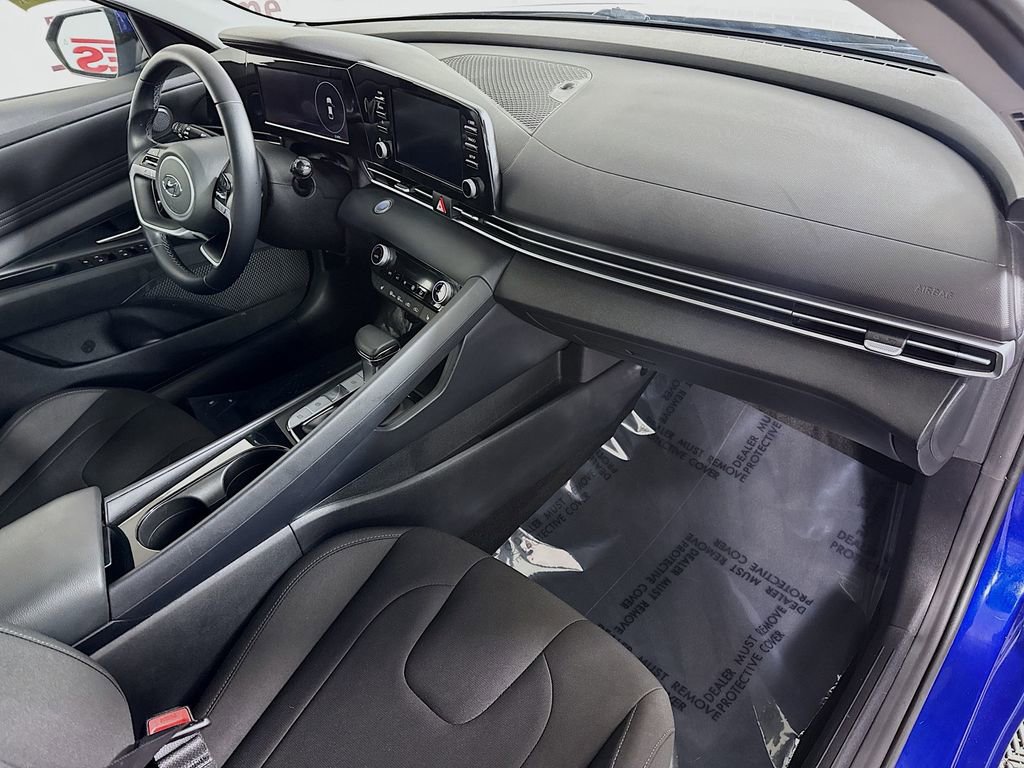 Certified 2021 Hyundai Elantra SEL w/ Convenience Package image 30
