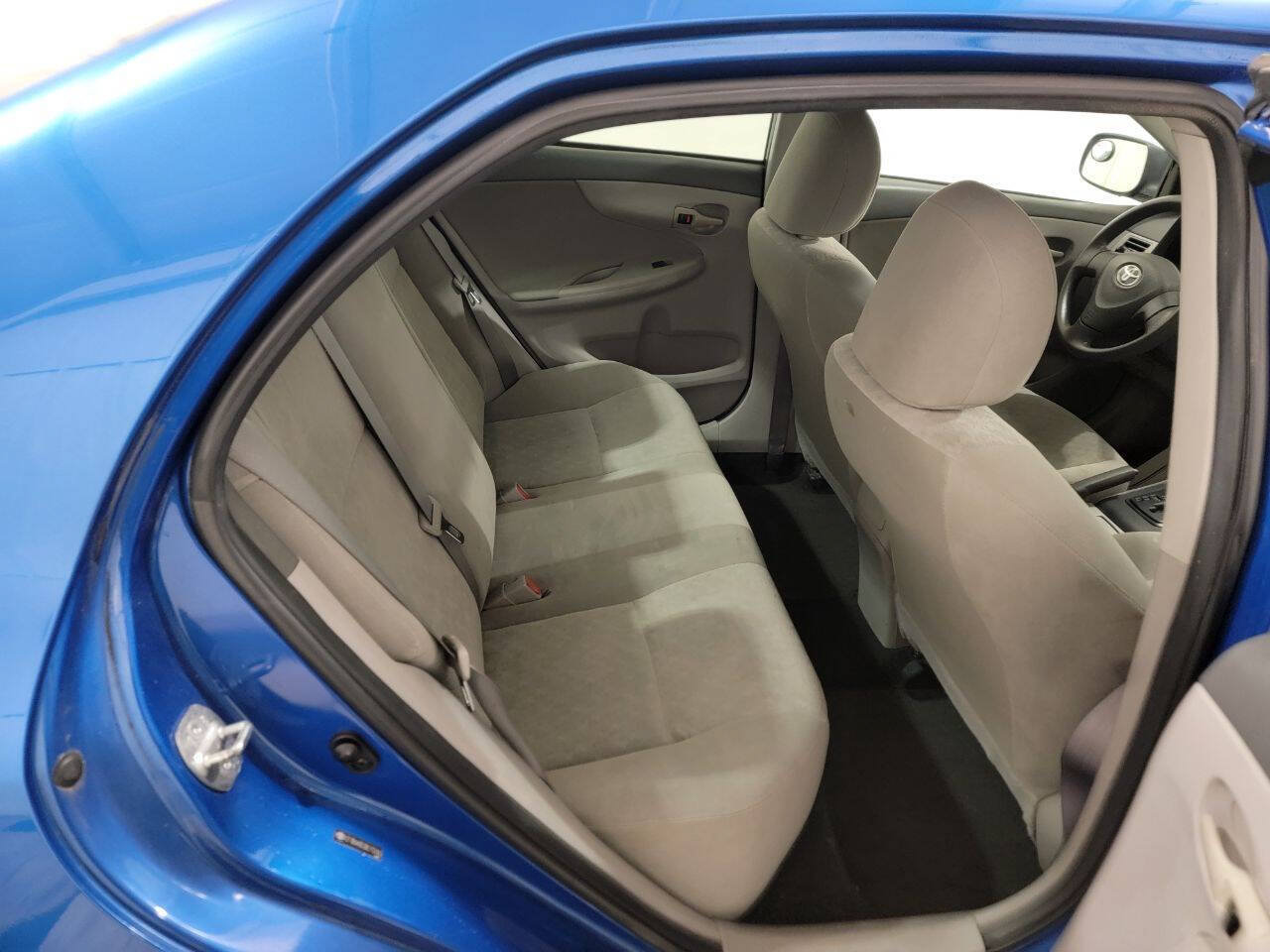 Used 2009 Toyota Corolla FWD image 17