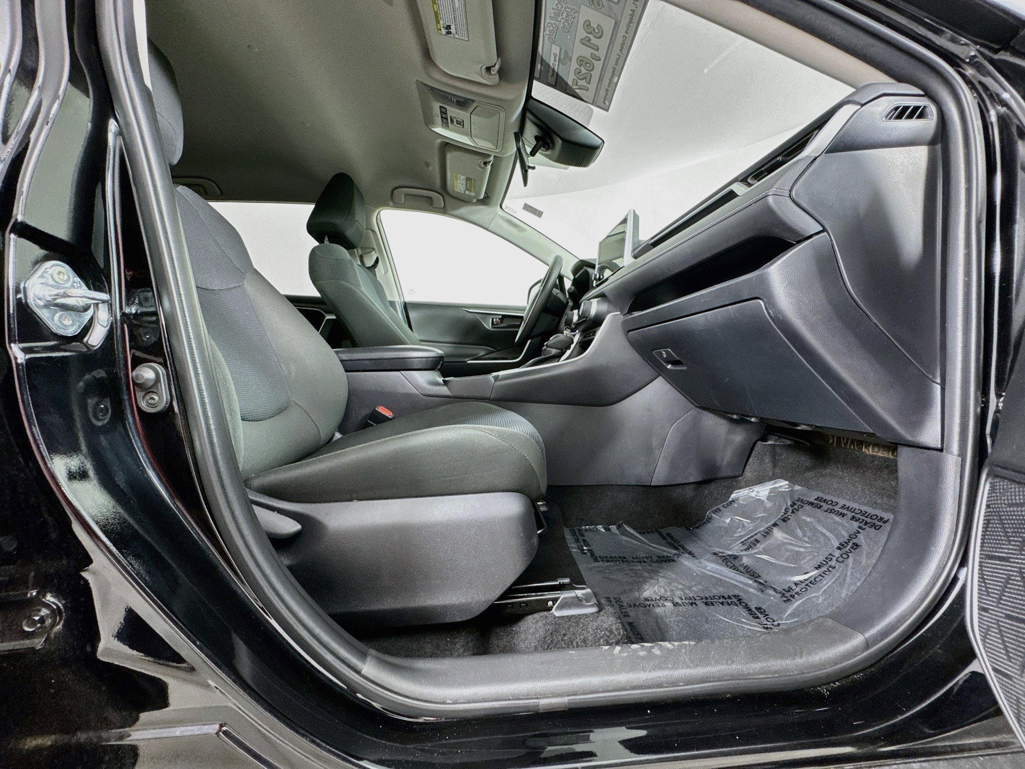 Certified 2025 Toyota RAV4 LE AWD/4WD image 27