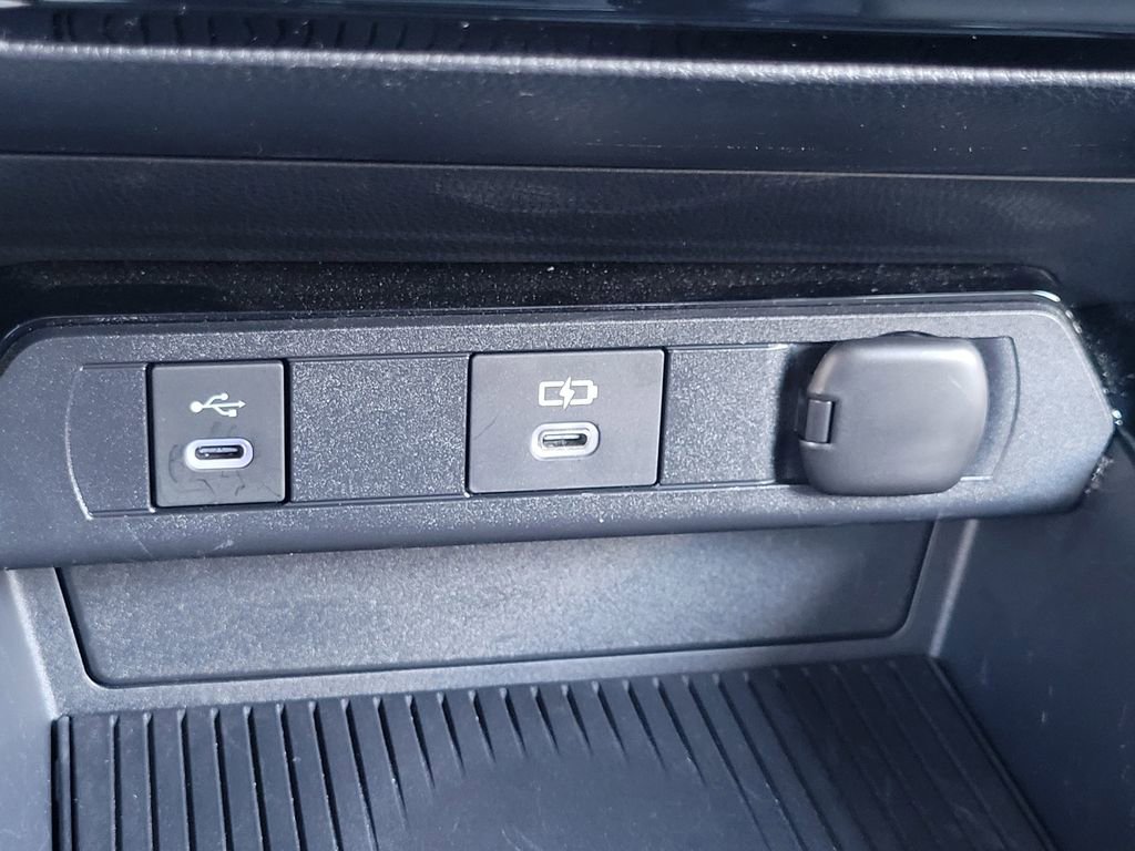 Used 2025 Toyota Prius Plug-In Hybrid w/ Limited Premium Package image 13