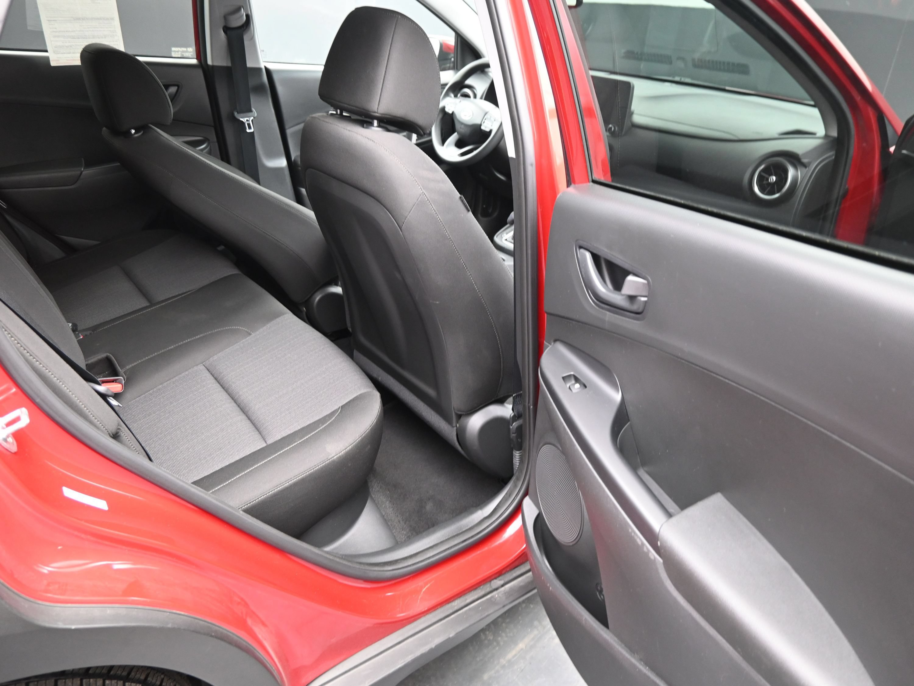 Used 2022 Hyundai Kona SEL w/ Cargo Package FWD image 11