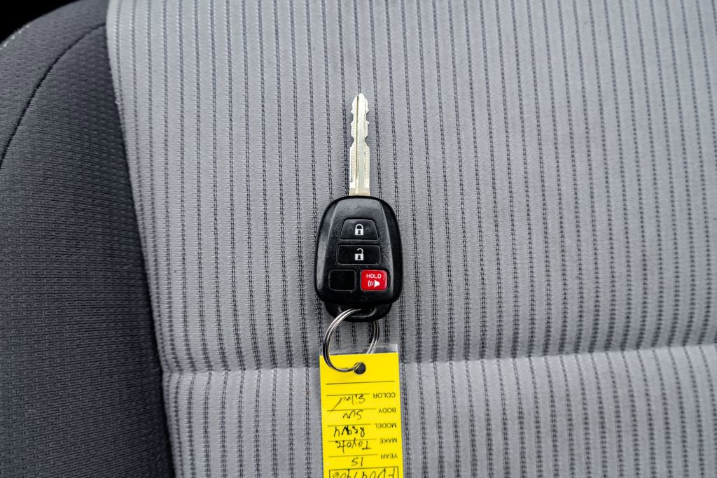 Used 2015 Toyota RAV4 XLE image 30