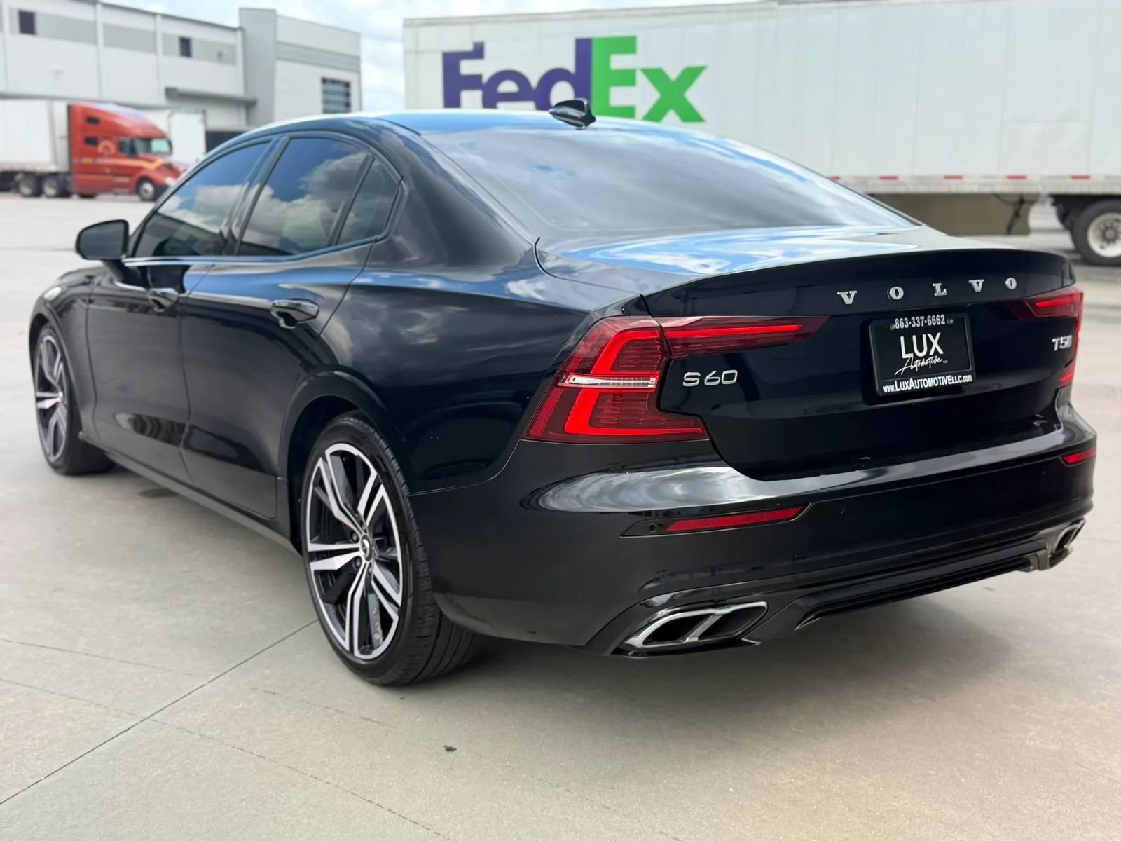 Used 2019 Volvo S60 T5 R-Design FWD image 11