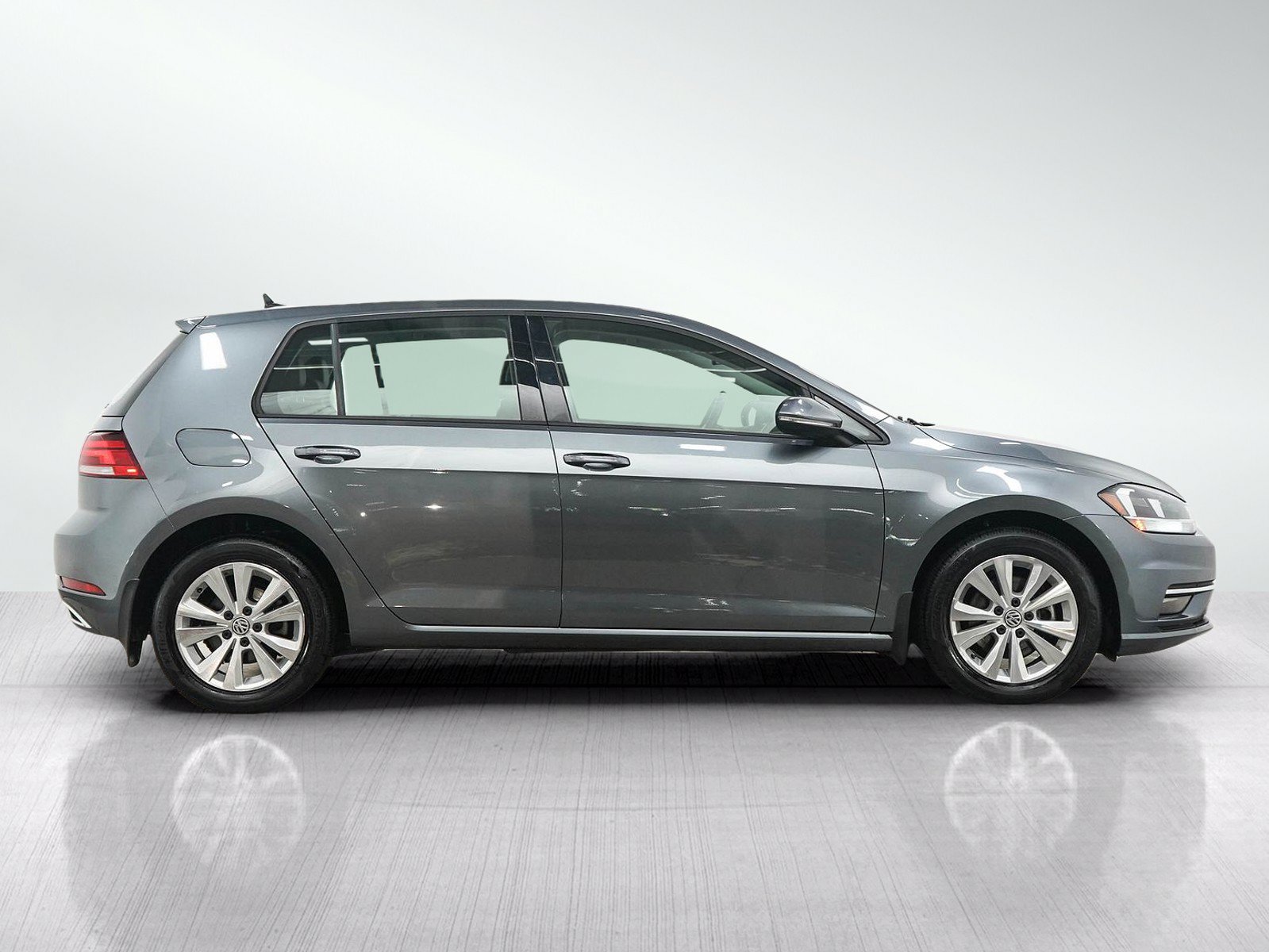 Used 2018 Volkswagen Golf SE FWD image 6