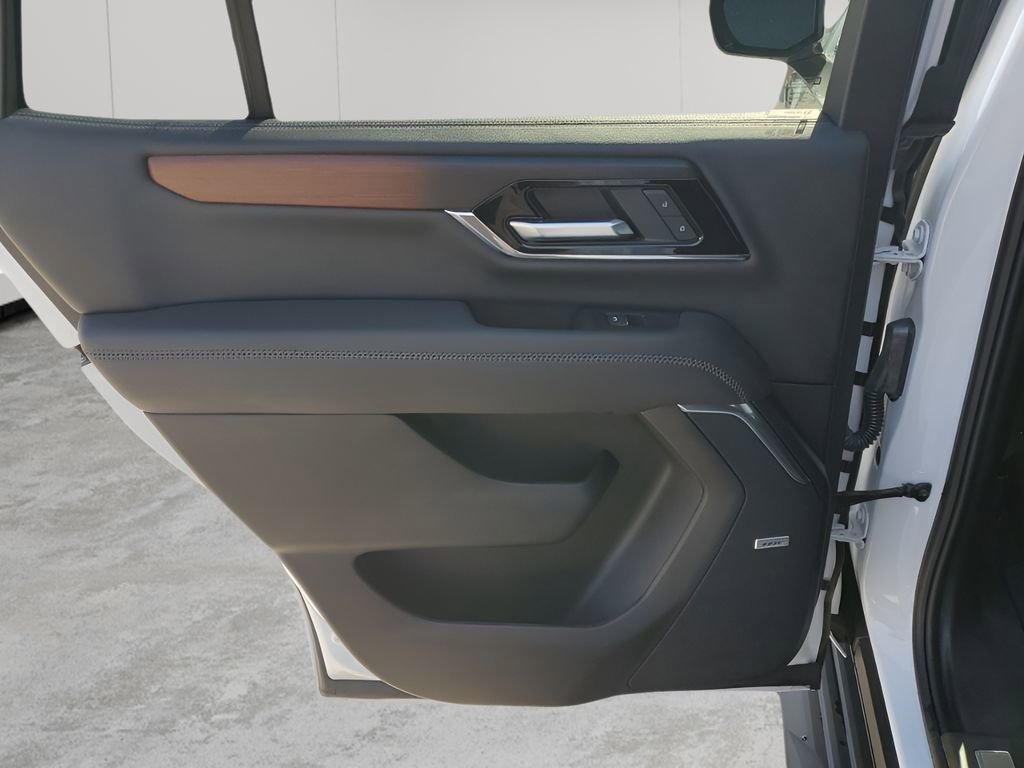 Certified 2025 GMC Yukon Denali image 17