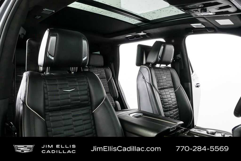 Used 2023 Cadillac Escalade Premium Luxury Platinum w/ Heavy-Duty Trailer Package image 23