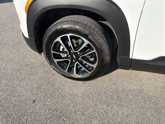 Used 2025 Chevrolet TrailBlazer LT AWD/4WD image 39