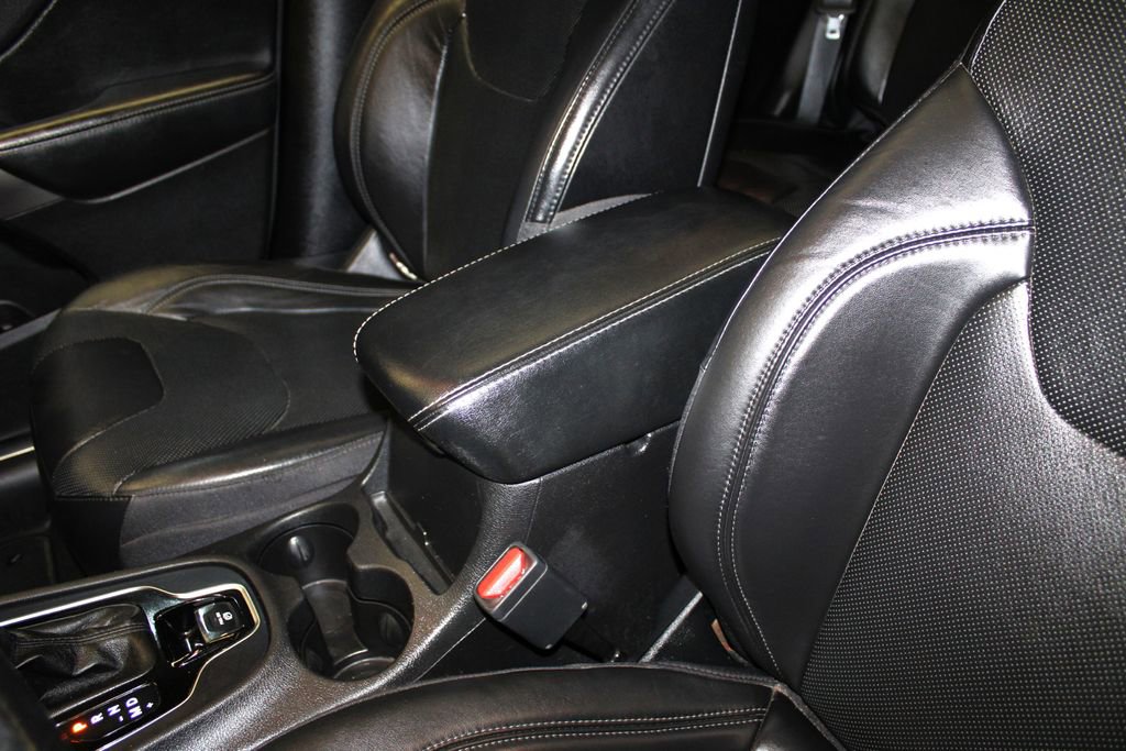 Used 2020 Jeep Cherokee Limited w/ Technology Group image 24