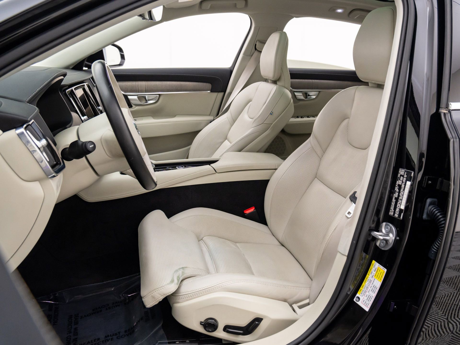 Used 2023 Volvo S90 B6 Ultimate image 18