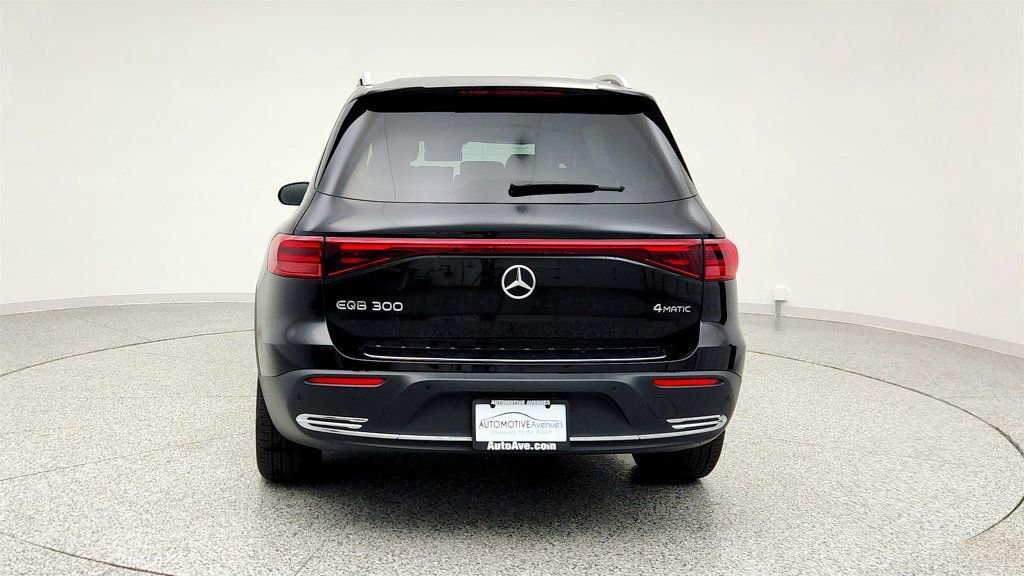 Used 2024 Mercedes-Benz EQB 300 4MATIC image 6