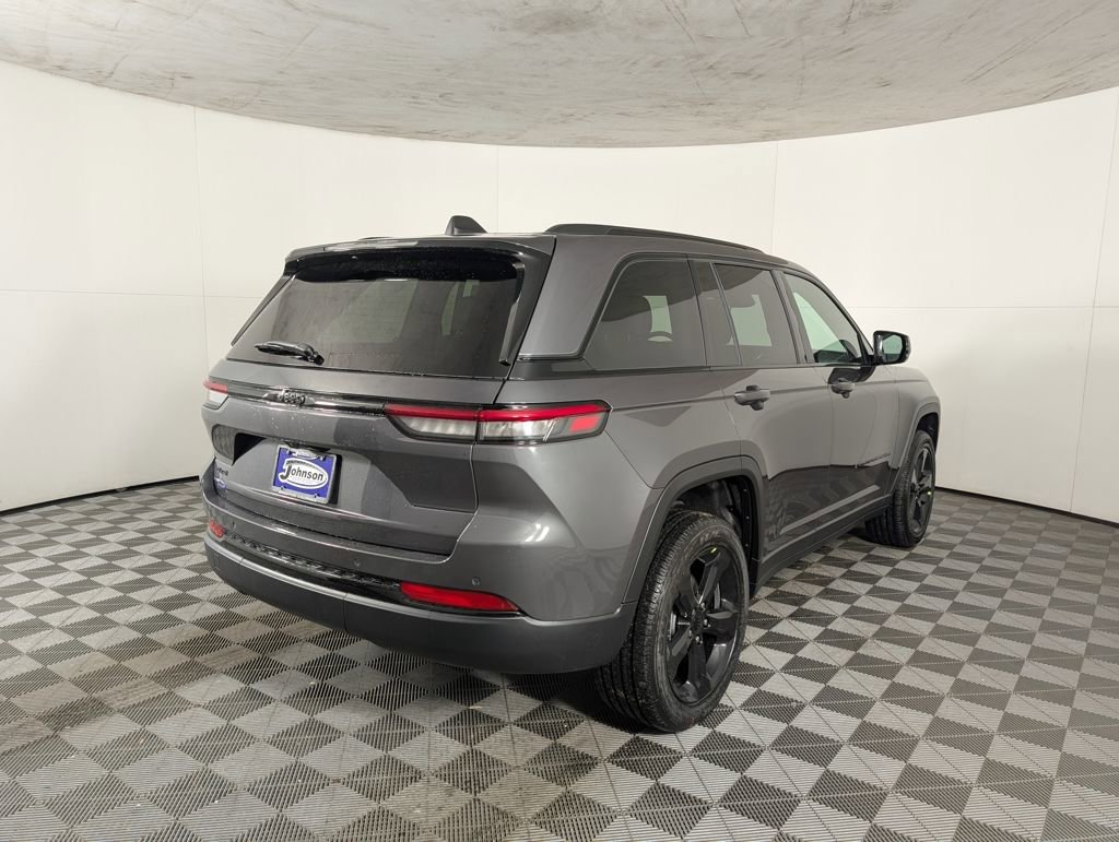New 2025 Jeep Grand Cherokee Laredo image 7
