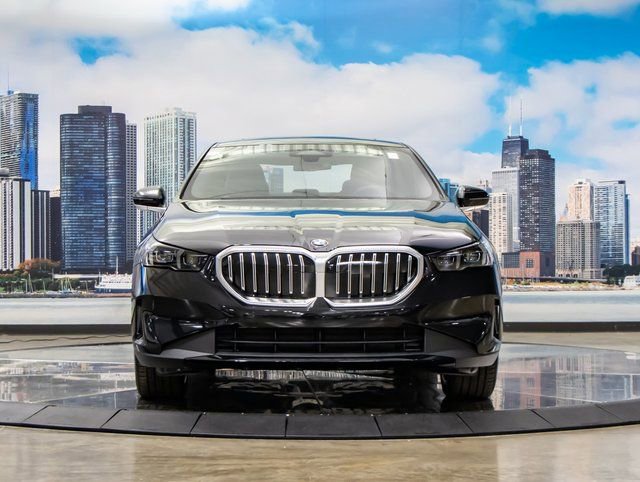 Used 2026 BMW 530i xDrive w/ Premium Package image 3