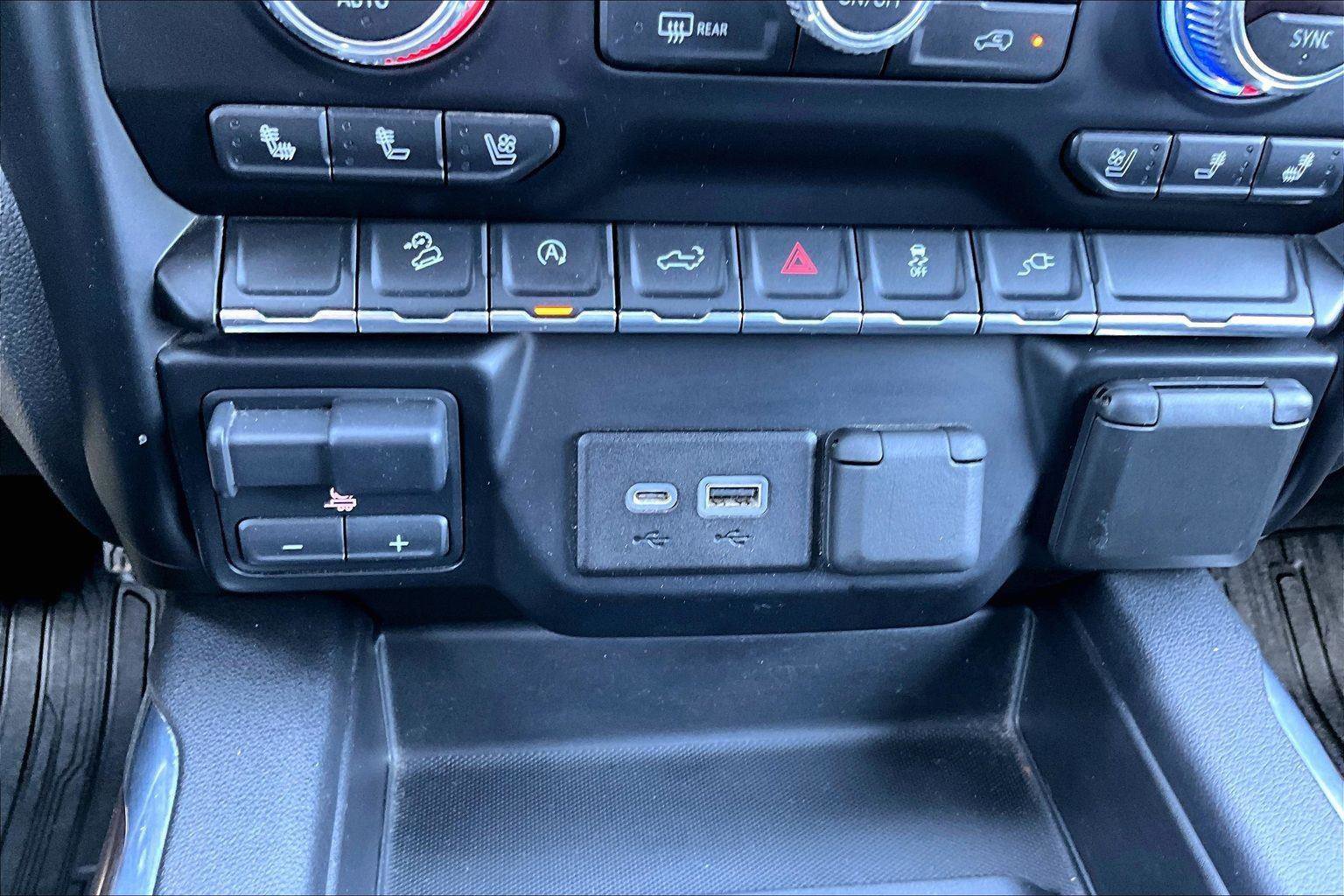 Used 2019 GMC Sierra 1500 SLT w/ SLT Premium Package AWD/4WD image 32