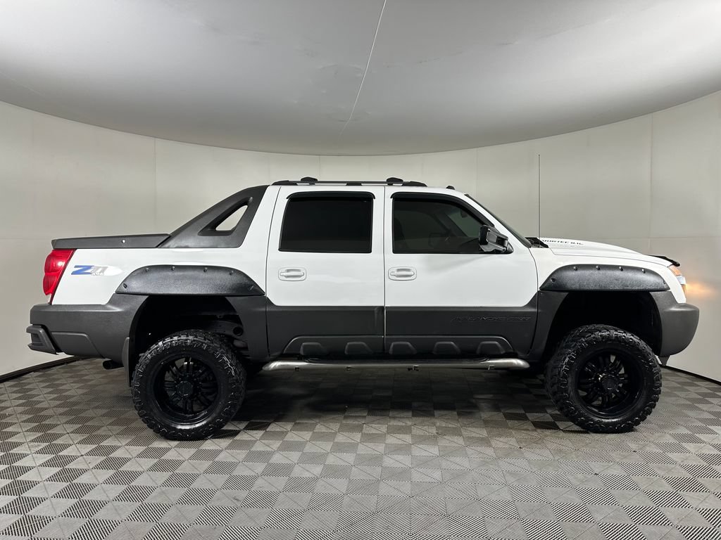 Used 2004 Chevrolet Avalanche 2500 w/ Preferred Equipment Group AWD/4WD image 6